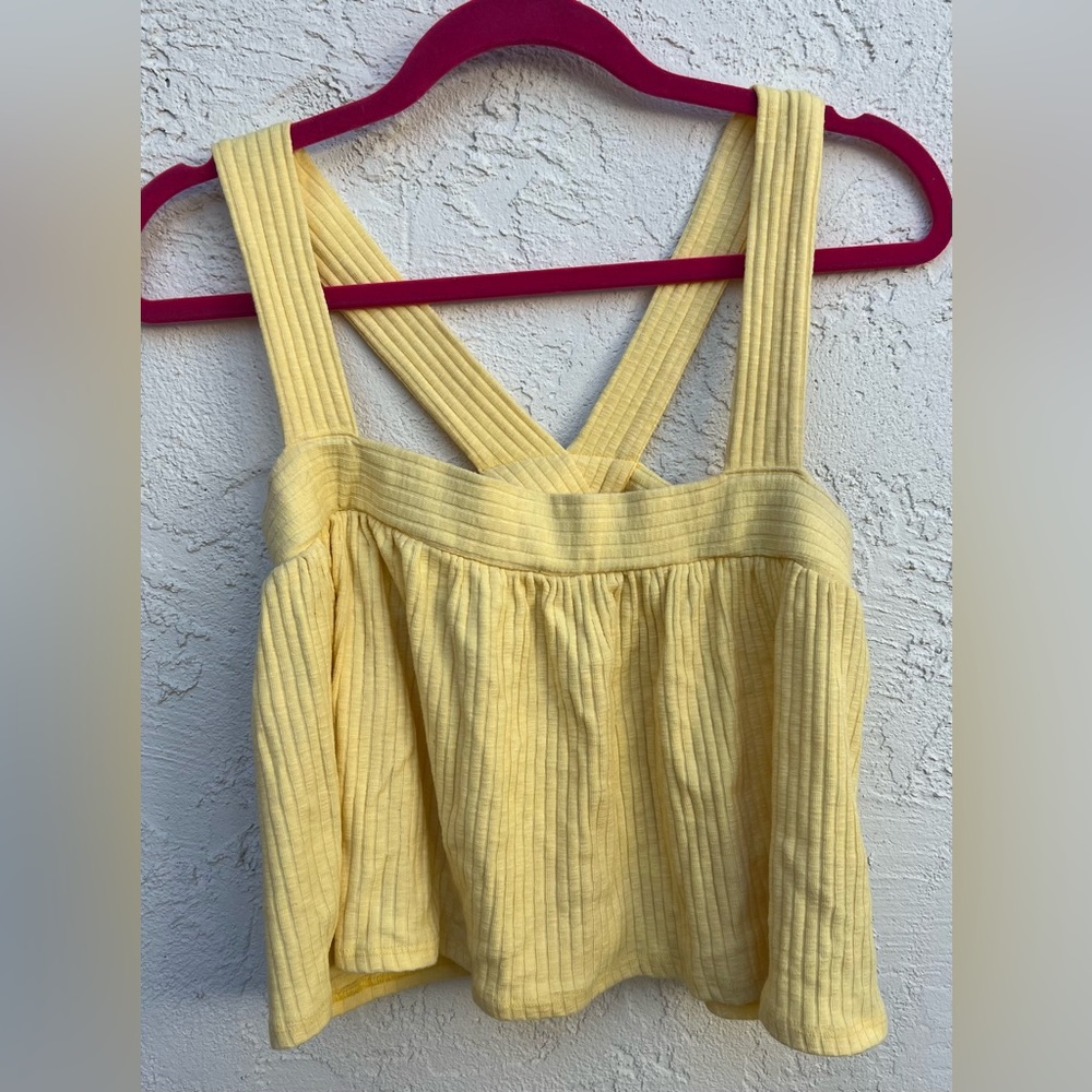 Fun yellow tank perfect for summer ☀️ soft fabric and unique tank top straps